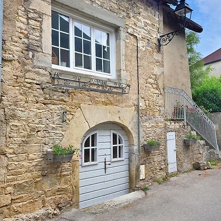 Le Petit Cocon De Chateau Chalon Esterno foto