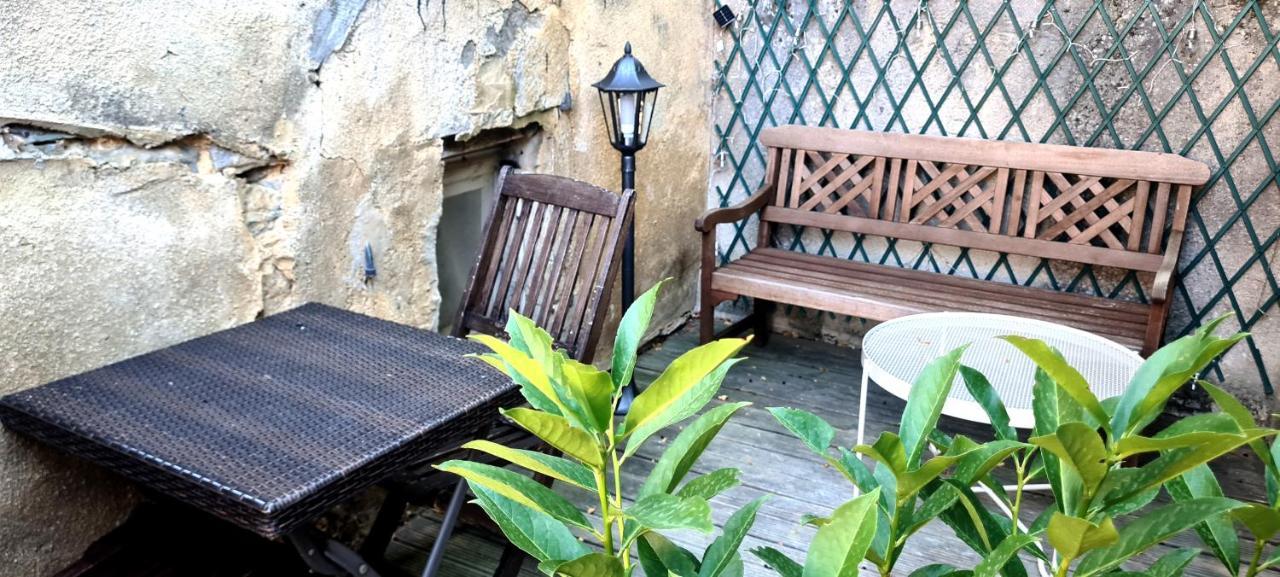Le Petit Cocon De Chateau Chalon Esterno foto